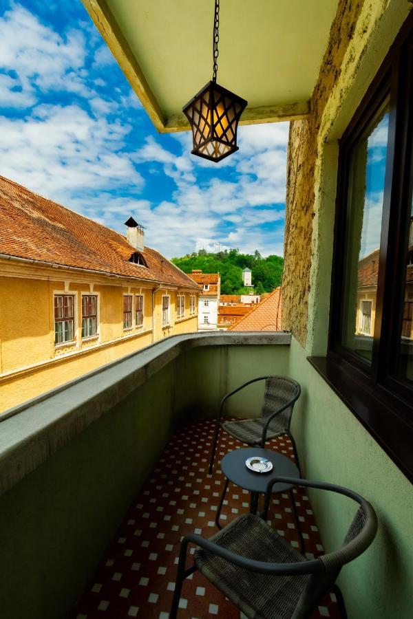 Db Apt - Comfort And Space In The Heart Of Old Town Lägenhet Braşov Exteriör bild
